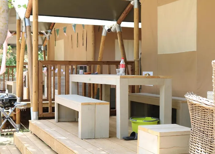 Glamping Florence 럭셔리텐트 트로기