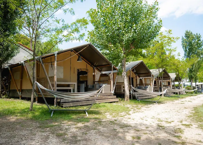 Glamping Florence 럭셔리텐트 트로기